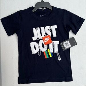 Nike Boys Navy Tshirt Size 7